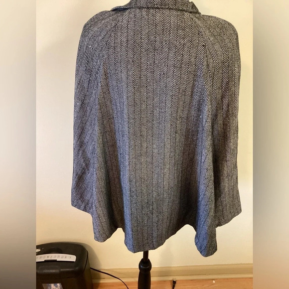 Haoduoyi Herringbone‎ Side Zip Cape, M - Picture 5 of 6